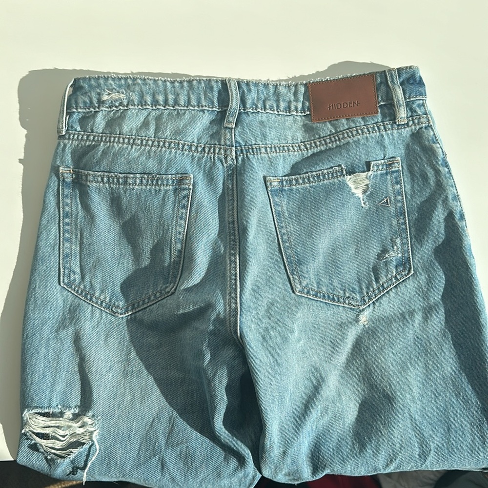 Cropped Distressed High Rise Jeans - Picture 5 of 9